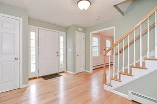 173 East St, Upton, MA 01568 - Photo 2