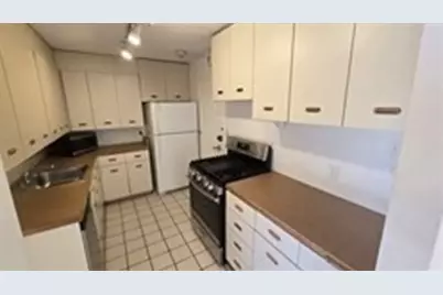 77 Pond Avenue #606, Brookline, MA 02072 - Photo 4