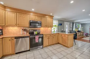 829 Auburn St, Bridgewater, MA 02324 - Photo 14