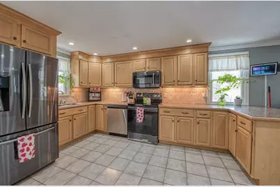 829 Auburn St, Bridgewater, MA 02324 - Photo 12