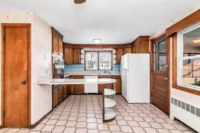 31 Webster Ave, Beverly, MA 01915 - Photo 10