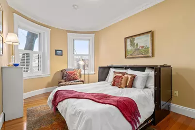 195 Winthrop Rd #1, Brookline, MA 02445 - Photo 14