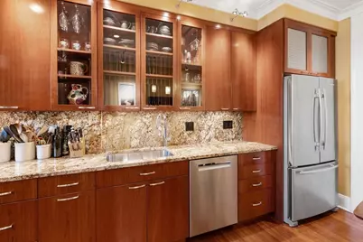 195 Winthrop Rd #1, Brookline, MA 02445 - Photo 8