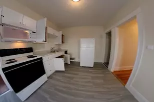 11 Banks St, Waltham, MA 02451 - Photo 4