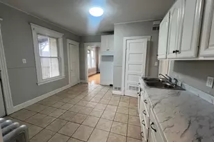 797 Carew St, Springfield, MA 01104 - Photo 4