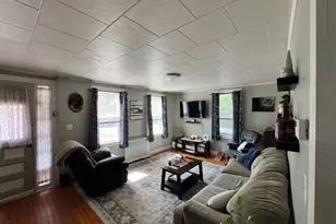 93 Maple St, Greenfield, MA 01301 - Photo 14