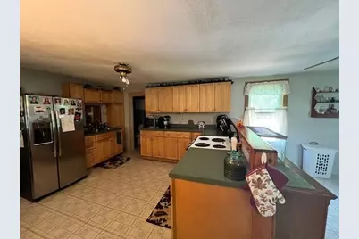 93 Maple St, Greenfield, MA 01301 - Photo 10