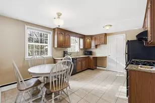 276 Pond St, Franklin, MA 02038 - Photo 6