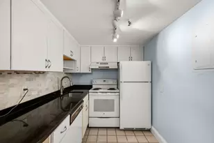 242 Beacon St, Boston, MA 02116 - Photo 16