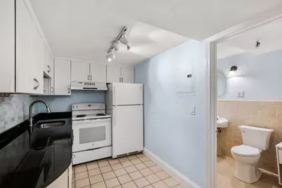 242 Beacon St #1, Boston, MA 02116 - Photo 18
