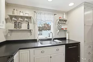 177 Dwelley St, Pembroke, MA 02359 - Photo 10