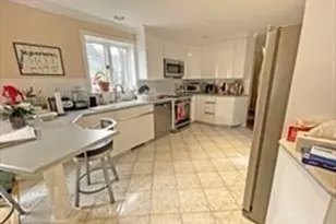 21 Hamlet St, Newton, MA 02459 - Photo 4