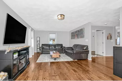 225 Long Pond Dr, Dracut, MA 01826 - Photo 4