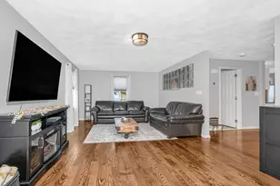 225 Long Pond Dr, Dracut, MA 01826 - Photo 4