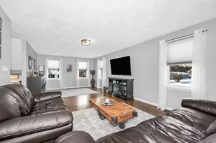 225 Long Pond Dr, Dracut, MA 01826 - Photo 8