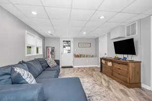 225 Long Pond Dr, Dracut, MA 01826 - Photo 26