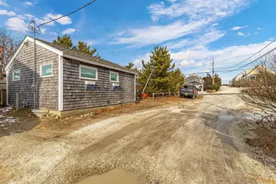 174 N Shore Blvd #1, Sandwich, MA 02537 - Photo 2