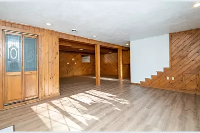 33 Lake Avenue, Stoneham, MA 02180 - Photo 28