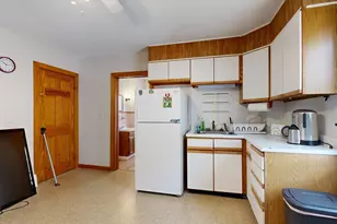 41 Northend St, Peabody, MA 01960 - Photo 10