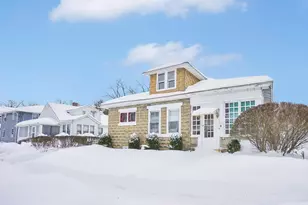 11 Ina St, Springfield, MA 01109 - Photo 1