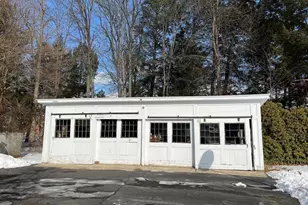 37 Cleveland St, Greenfield, MA 01301 - Photo 10