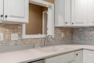 93 Benjamin St, Leominster, MA 01453 - Photo 6