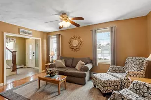 93 Benjamin St, Leominster, MA 01453 - Photo 4