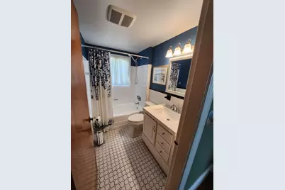 10 Violet Rd, Peabody, MA 01960 - Photo 12