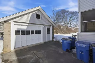 32 Maple St, West Springfield, MA 01089 - Photo 6