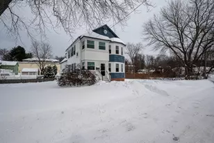 7 Clarissa St, Worcester, MA 01604 - Photo 4