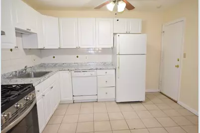 309 Pawtucket Blvd #10, Lowell, MA 01854 - Photo 2