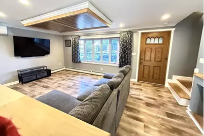 7 Central St, Saugus, MA 01906 - Photo 4