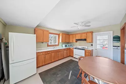 3 Horton Pl, Milton, MA 02186 - Photo 8