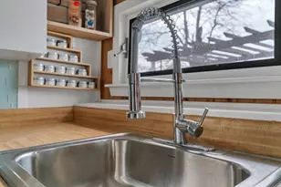 10R Barnes St, Wareham, MA 02571 - Photo 4