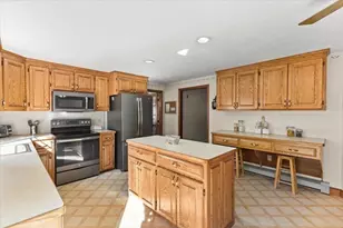 260 Boxwood Ln, Bridgewater, MA 02324 - Photo 10