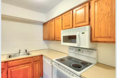 340 Sunderland Rd #23, Worcester, MA 01604 - Photo 10