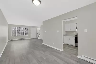 106-108 Breckwood Cir, Springfield, MA 01119 - Photo 4