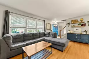 128 Hadley St, Springfield, MA 01118 - Photo 10