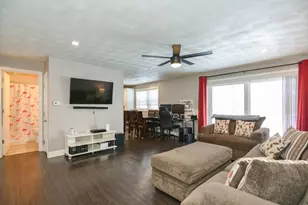 60 Edgelawn, North Andover, MA 01845 - Photo 2