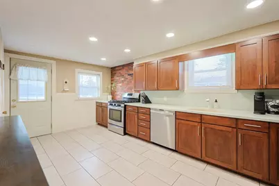 16 Sunset Dr, Peabody, MA 01960 - Photo 4