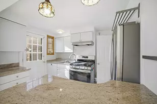 918 Belmont St, Watertown, MA 02472 - Photo 8