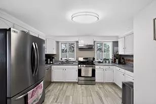 74 Alandale Pkwy, Norwood, MA 02062 - Photo 2