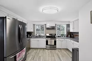 74 Alandale Pkwy, Norwood, MA 02062 - Photo 2