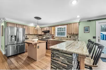 26 Plaza Avenue, Belchertown, MA 01007 - Photo 8