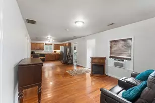 18 Edinboro, Brockton, MA 02301 - Photo 4