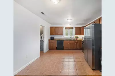 18 Edinboro, Brockton, MA 02301 - Photo 8