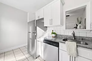 8 Humboldt Ave, Boston, MA 02119 - Photo 22