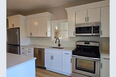 52 Sidney St #52, Lowell, MA 01852 - Photo 2