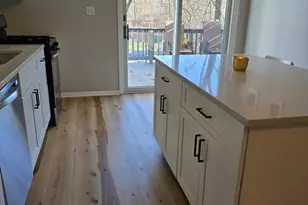 52 Sidney St, Lowell, MA 01852 - Photo 6