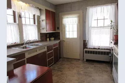 89 Columbus Ave, Greenfield, MA 01301 - Photo 10